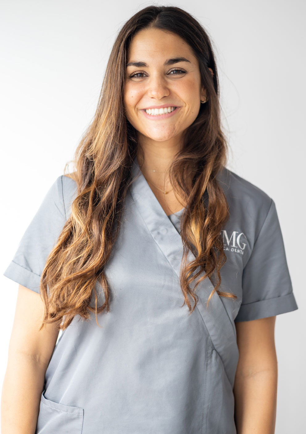 ariadna-clinica-mg-dental-higienista-dental ariadna-clinica-mg-dental-higienista-dental