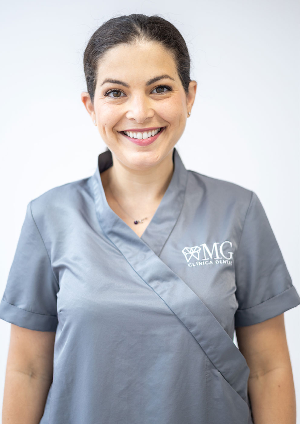 dra-anna-mañes-clinica-mg-dental-cirugia-oral-implantologia dra-anna-mañes-clinica-mg-dental-cirugia-oral-implantologia