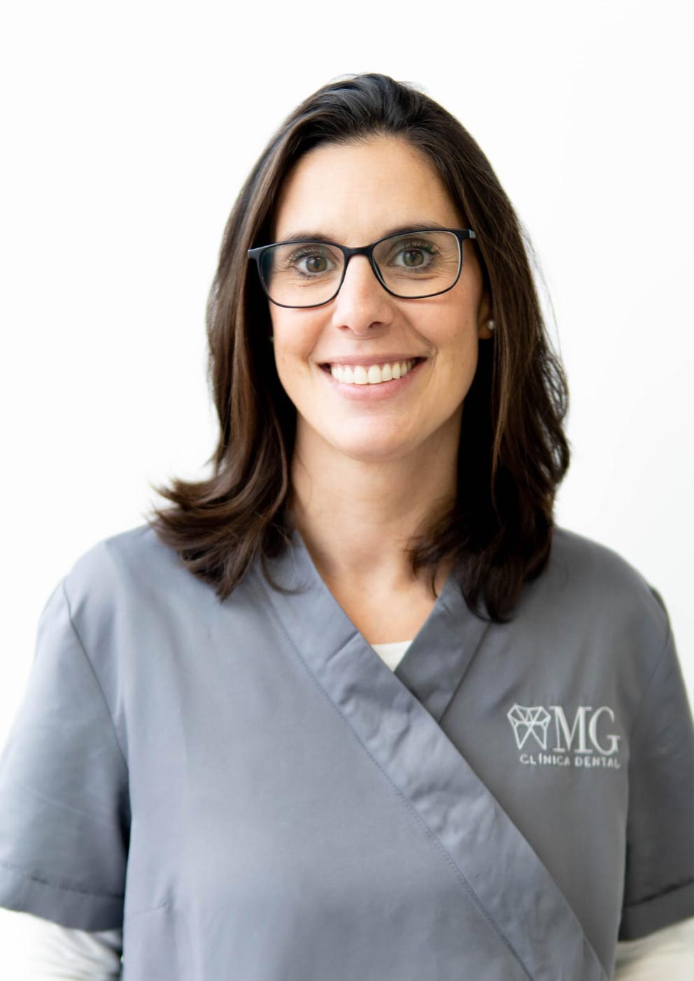 laura-villanueva-clinica-mg-dental laura-villanueva-clinica-mg-dental